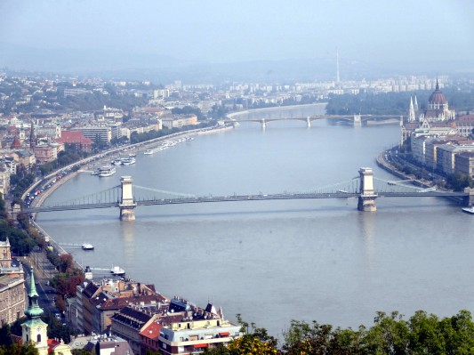 ... und die Kettenbrücke. (05.09.2012)