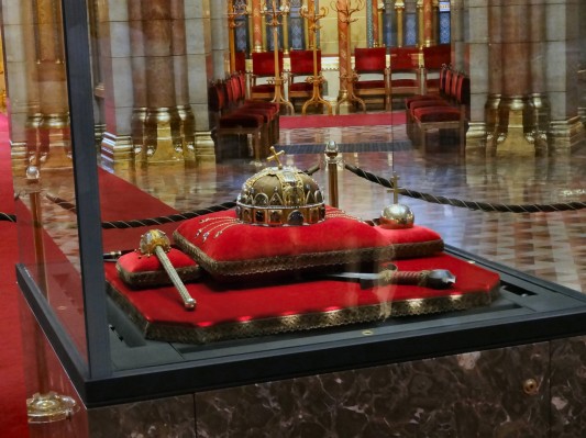 ... wird die Heilige Ungarische Stephanskrone, ... (06.09.2012)