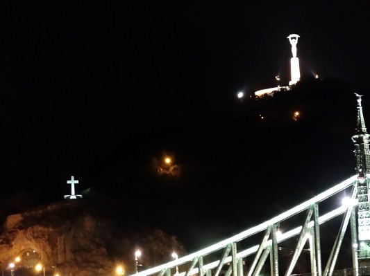 Gellértberg von der Donau aus. (07.09.2012)