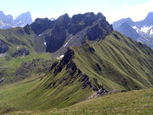 Auf dem Roseal-Gratweg, links hinten die Marmolata (13.07.2009)