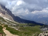 Blick zur Croda da Lago-Hütte und auf Cortina (16.07.2009)