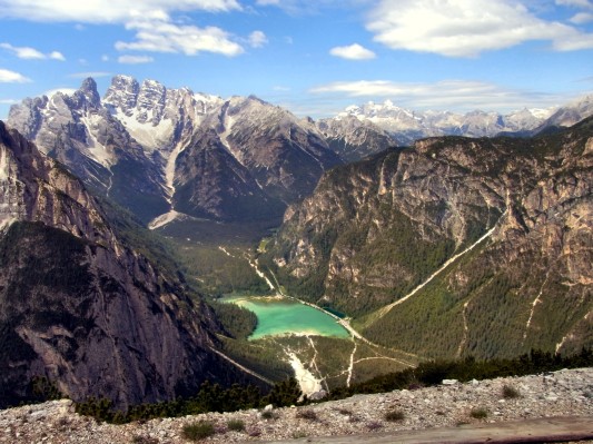 Blick von der Rautkofel-Vorkuppe auf Dürrensee, Cristallo- und Tofana-Gruppe (25.06.2011)