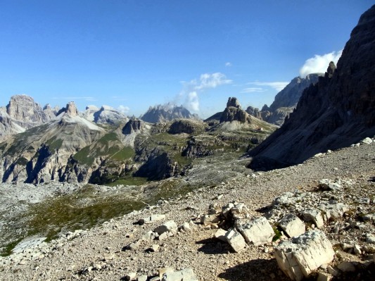 Blick vom Paternsattel zur Drei-Zinnen-Hütte (06.07.2011)