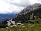 Gardenaccia-Hütte mit Sass Songher (07.07.2012)