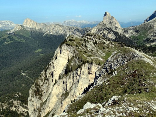 Am Col Gallina-Grat mit Blick auf Hexenstein und Set Sass (14.07.2013)