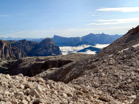 Blick auf Sass Songher, Kreuzkofel, Varella und Conturin (10.08.2014)