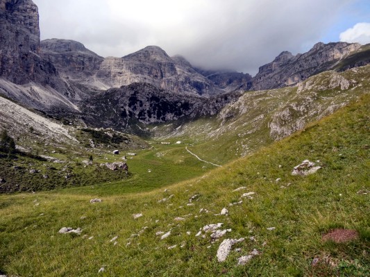Vorbei an der verlassenen Stieralm ...  (11.08.2014)