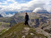 Auf dem Gipfel des Puezkofels mit Blick zum Ciampac und zur Sella (27.07.2014)