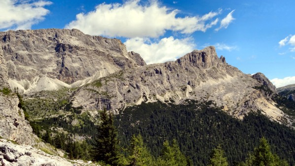 Blick nach vorne auf Lagazuoi und Hexenstein (03.08.2015)