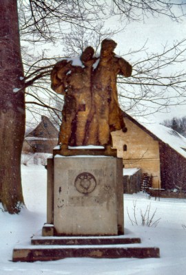 Kriegerdenkmal in Klein-Mohrau (23.03.2002)