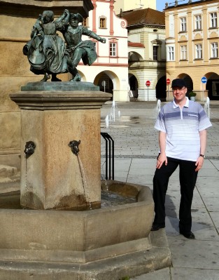 Am Stadtplatz: Alleine, ... (16.05.2015)