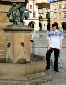 Am Stadtplatz: Alleine, ... (16.05.2015)