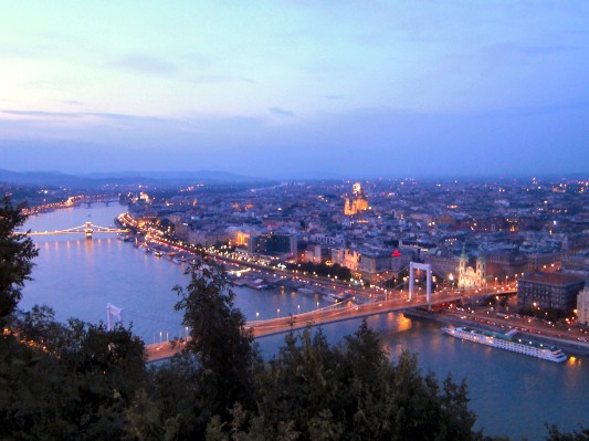 Blick auf Budapest bei Nacht (10.09.2009)