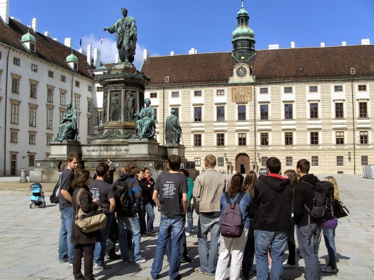 Innerer Burghof mit Denkmal für Kaiser Franz I. (06.09.2009)