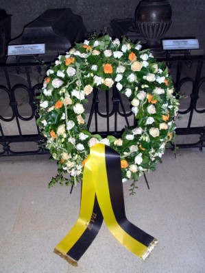 Kranz in der Kaisergruft: Eva Demmerle (Pressesprecherin von Ehz. Otto).