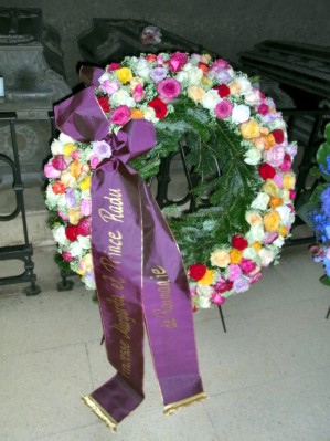 Kranz in der Kaisergruft: Prinzessin Margarita von Rumänien mit Gatte.