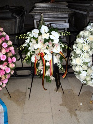 Kranz in der Kaisergruft: König Albert II. von Belgien mit Gattin.