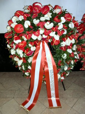 Kranz in der Kaisergruft: Die Bundesregierung Österreichs.