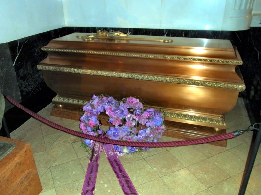 Der für Erzherzogin Regina vorgesehene Sarkophag in der Kaisergruft.