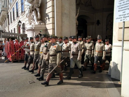 Kondukt im inneren Burghof.