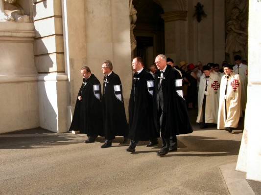 Kondukt im inneren Burghof.