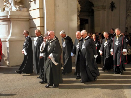 Kondukt im inneren Burghof.