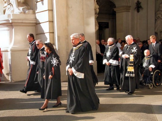 Kondukt im inneren Burghof.