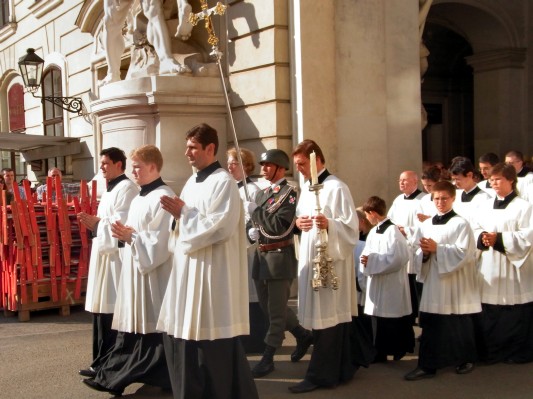 Kondukt im inneren Burghof.