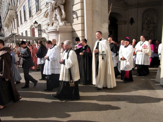 Kondukt im inneren Burghof.