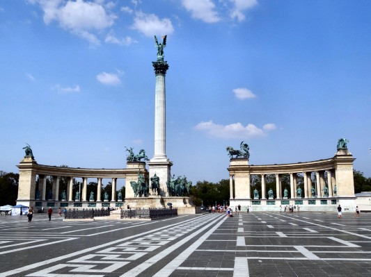 Budapest: Heldenplatz mit Milleniumsdenkmal (02.07.2012)